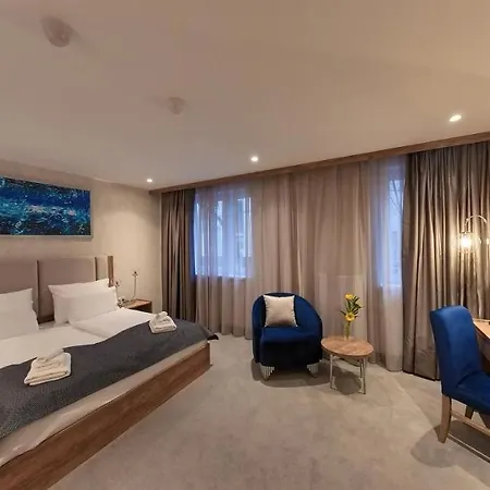 Foldana Hotell 4*